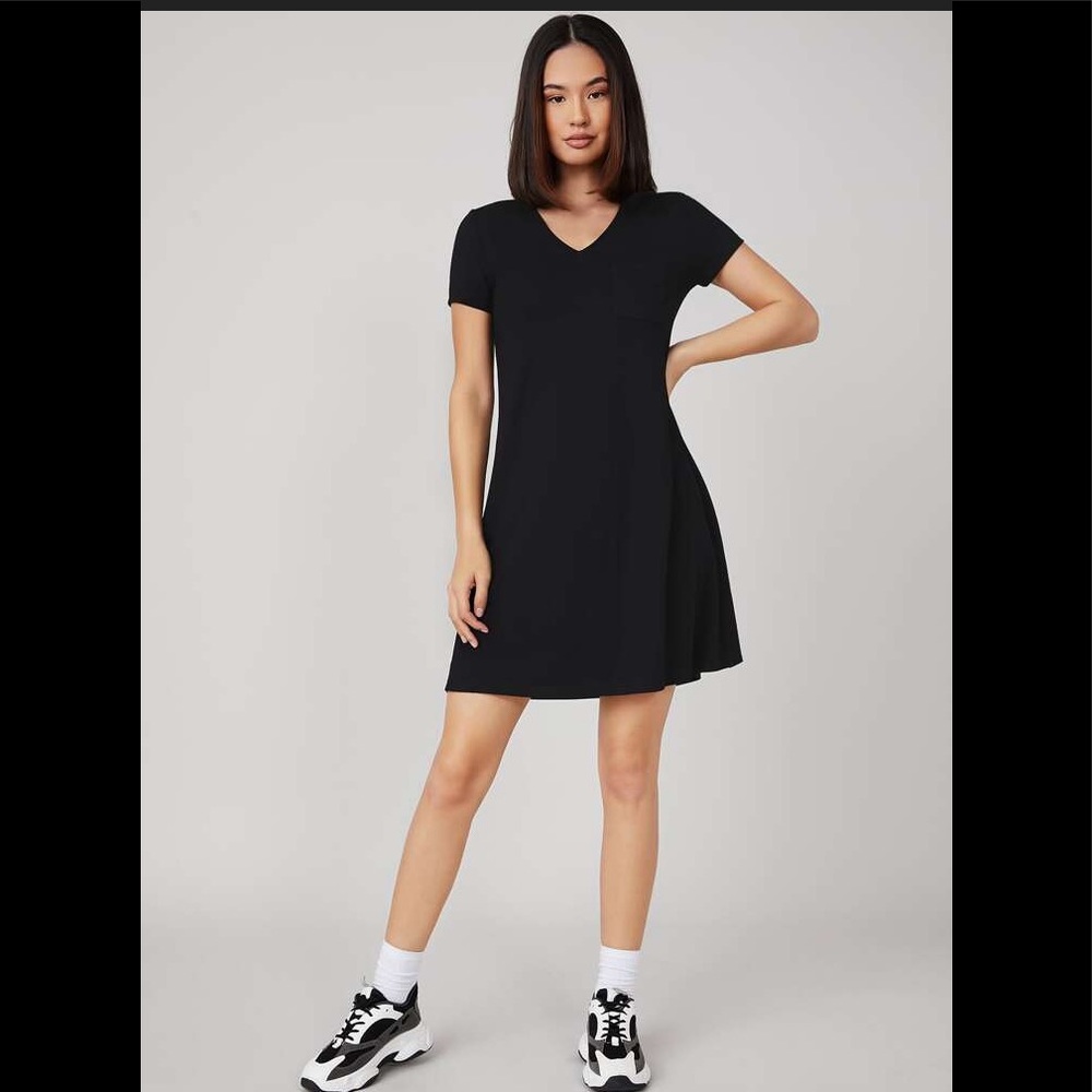🆕Adorable dress💖HOST PICK💖V-neck w/side pockets